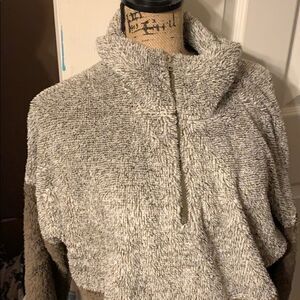 Sherpa dyed pullover  with pocketsNew